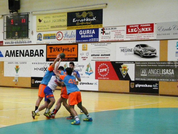 26374138180_6d27e63ace_z